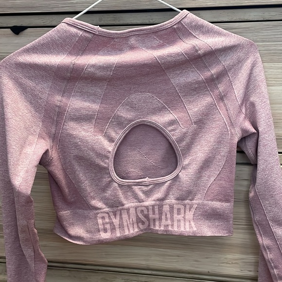 Cropped fitted gymshark long sleeve - Picture 2 of 3